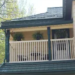 Ellis House Bed & Breakfast