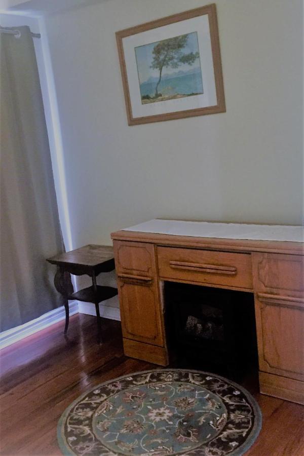 Ellis House Bed & Breakfast