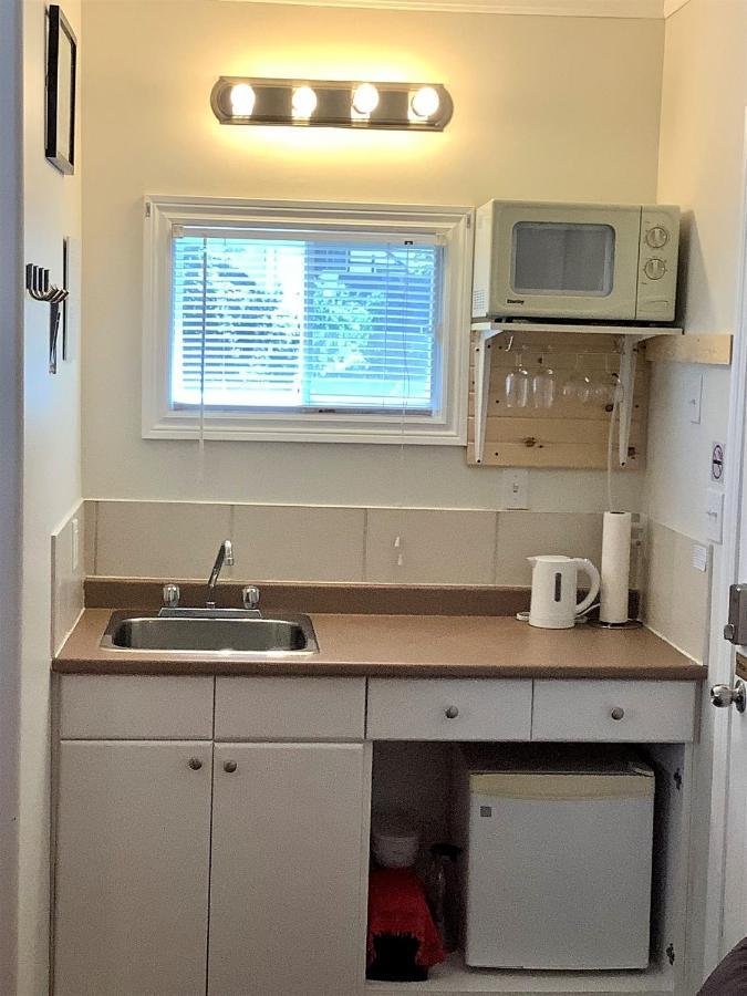 Bed & Breakfast Ellis House 2*