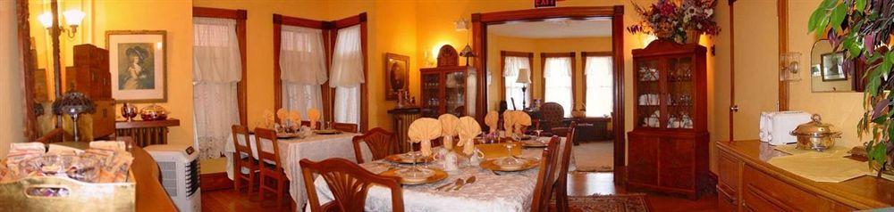 Bed & Breakfast Ellis House 2*