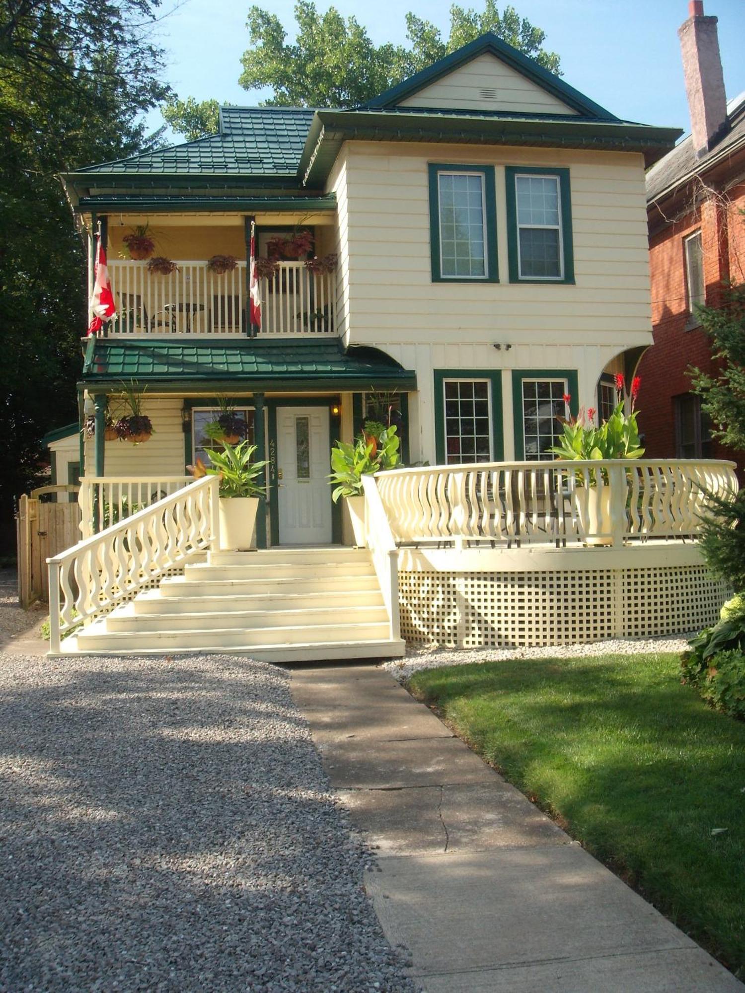 Ellis House Niagara Falls