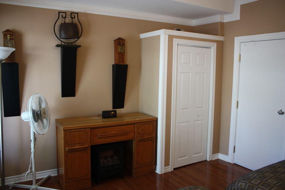 Ellis House Bed & Breakfast 2*