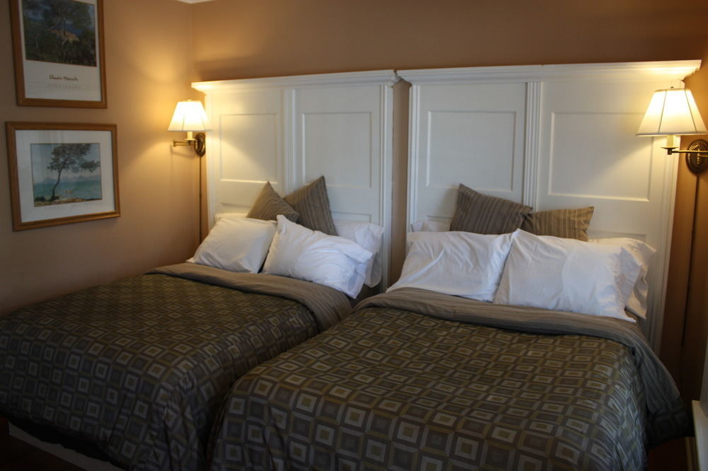 Bed & Breakfast Ellis House 2*