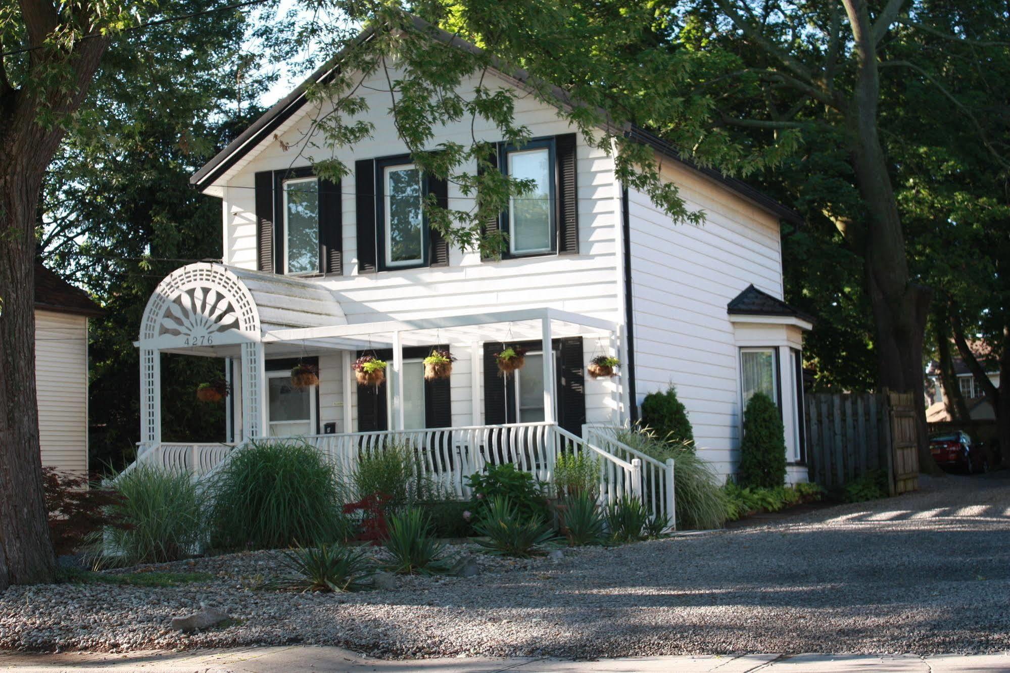 Ellis House Bed & Breakfast Niagara Falls