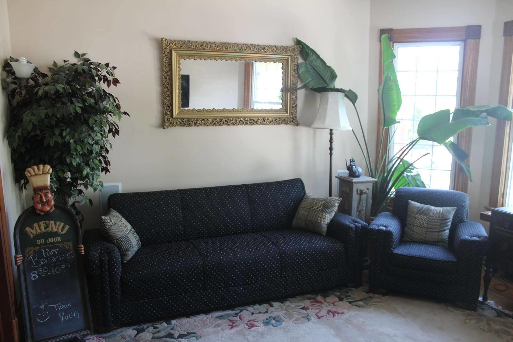 Bed & Breakfast Ellis House 2*