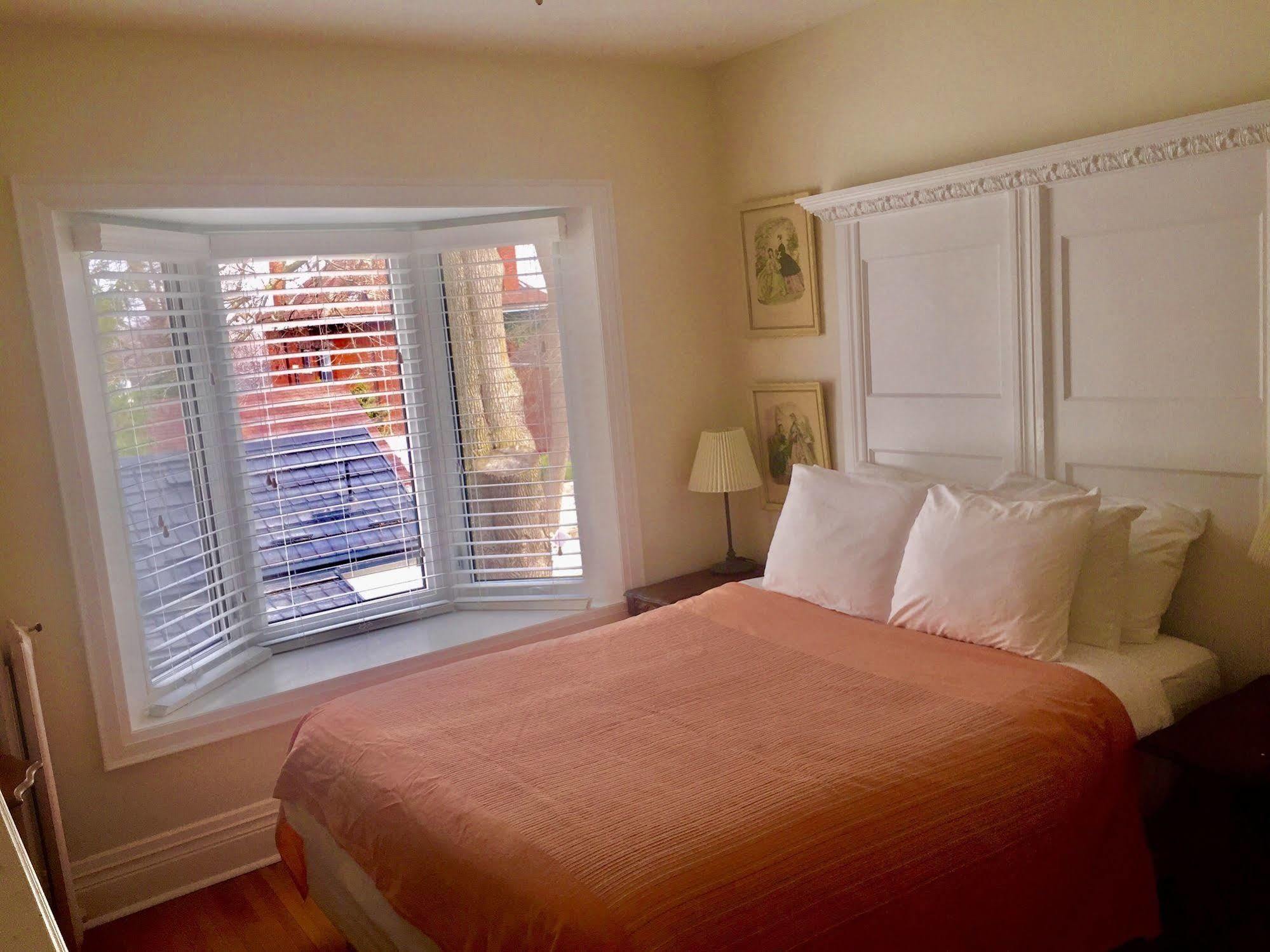 Ellis House Bed & Breakfast